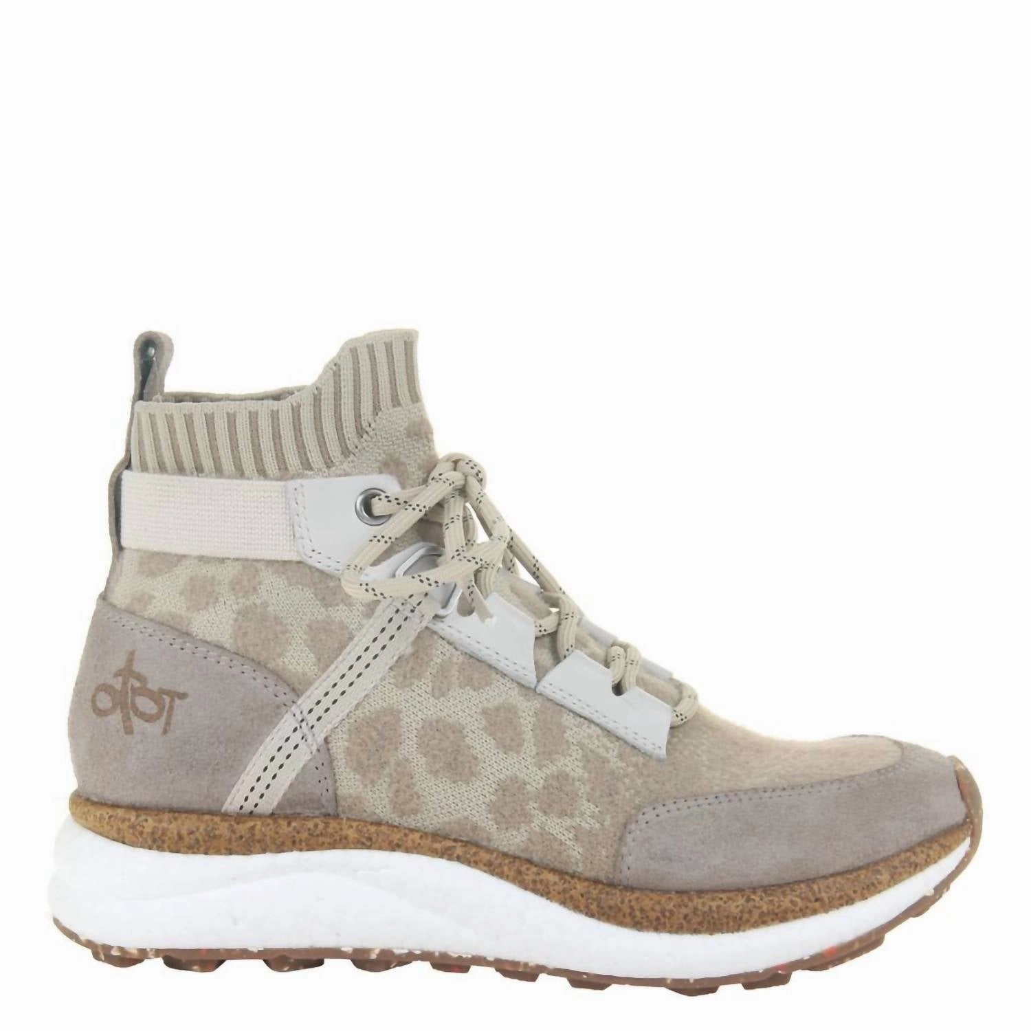 Dynamic Walk Women's Hybrid Animal Print Sneakers In Khaki