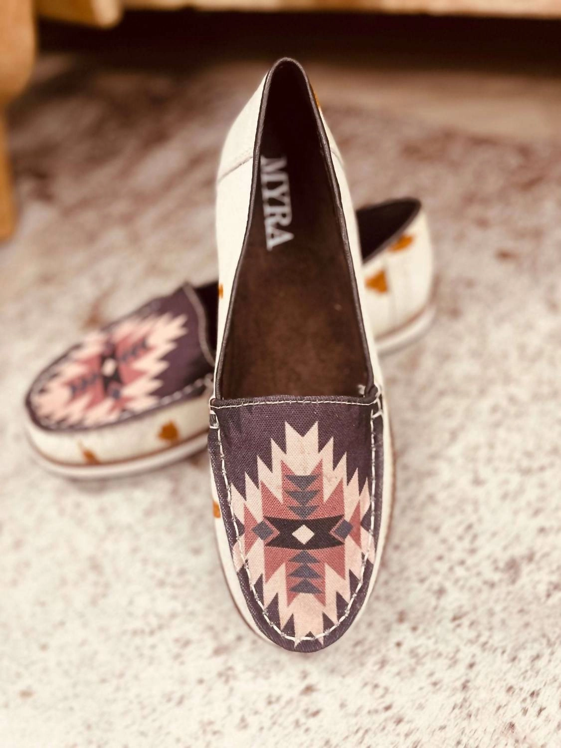 Women's Gothic Sneakers In White Light Weight