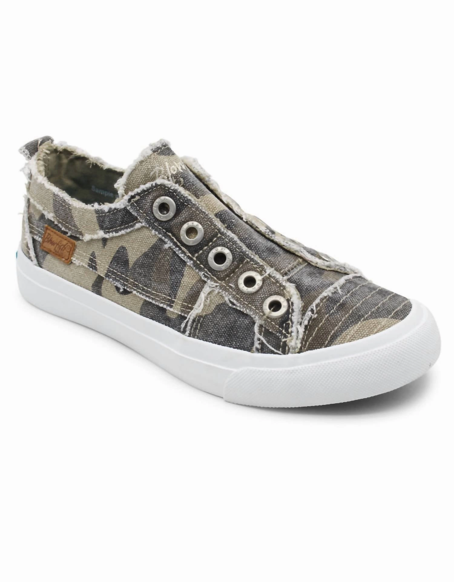 Women's Play Sneaker In Camo Airflow Channeling