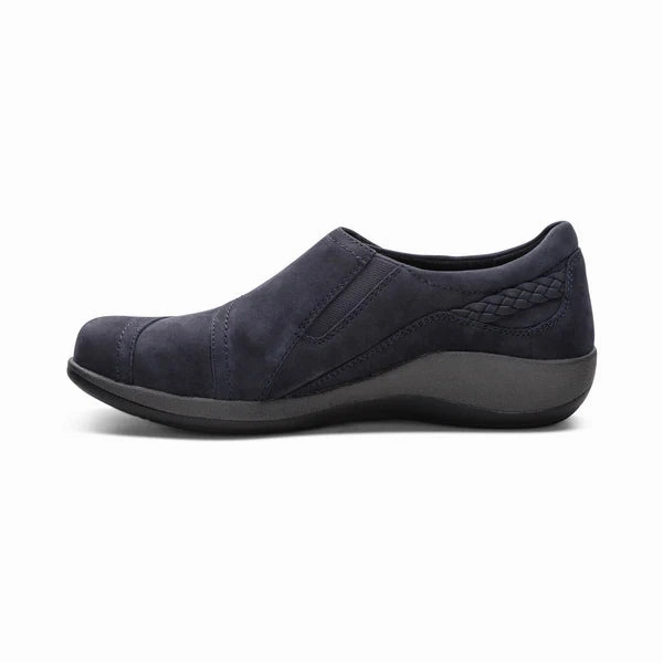 Easy   wear Lake Path Aetrex Women's Karina Slip On in Navy