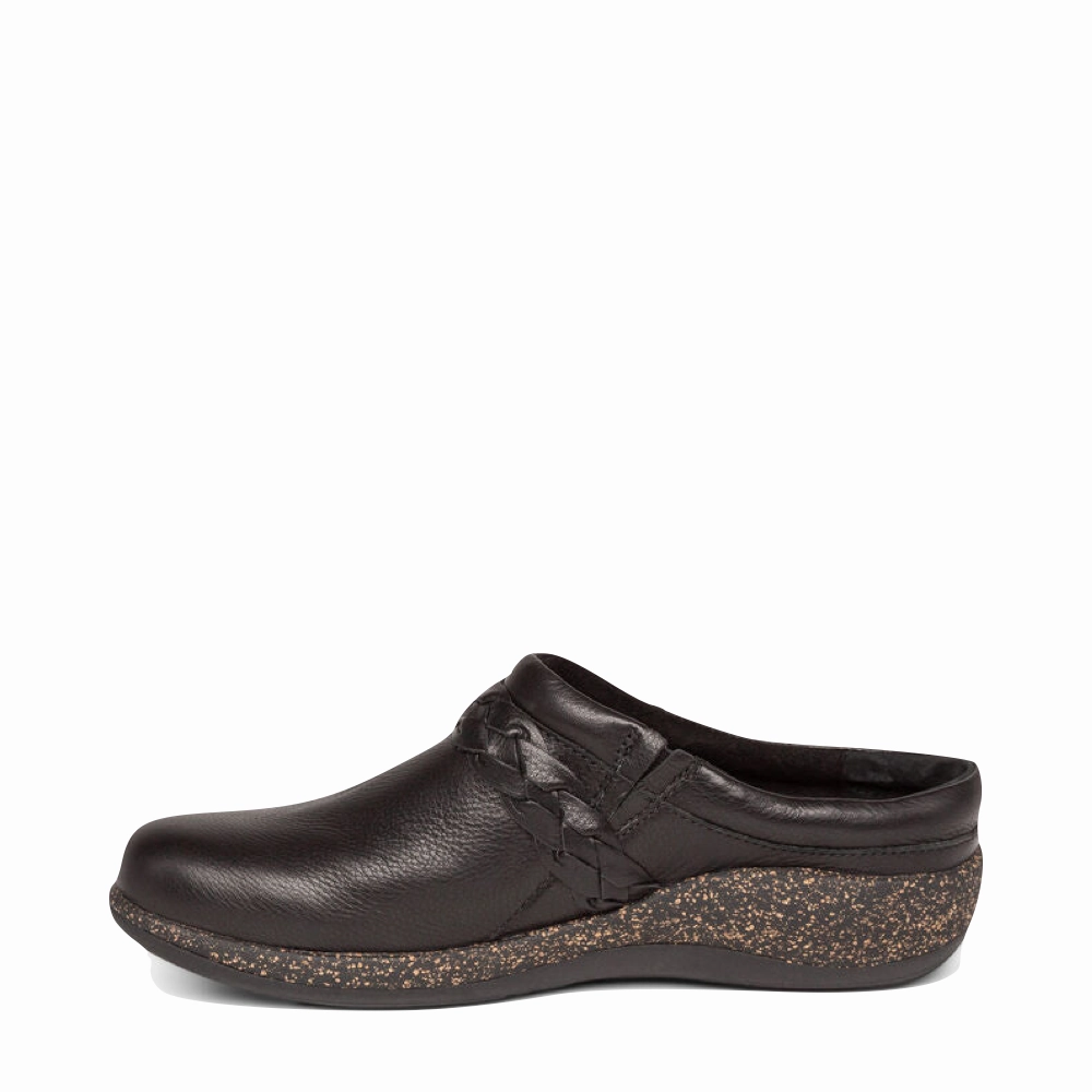 Clean Aesthetic Urban Goer Aetrex Women's Libby Leather Clog in Black