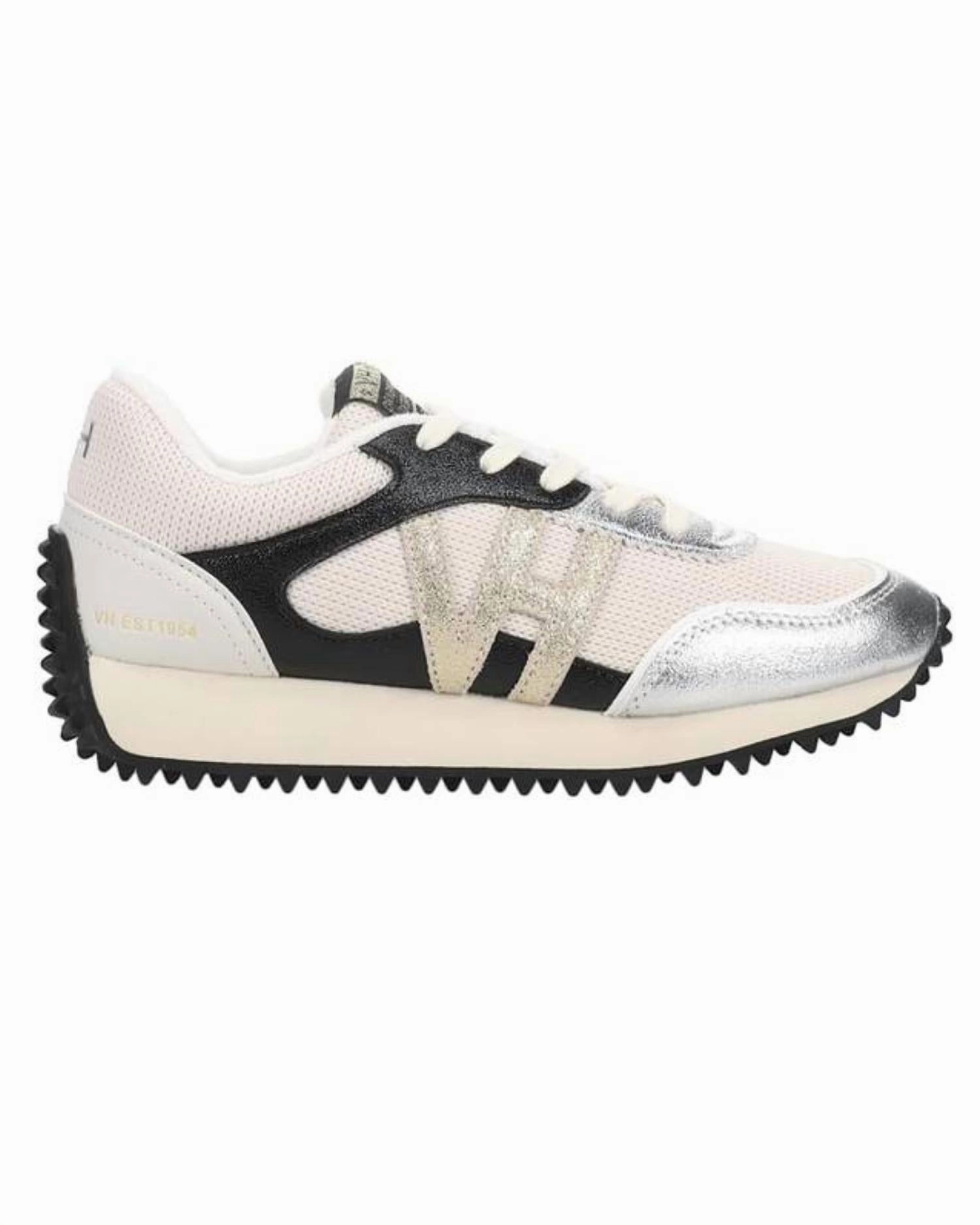 Exclusive Look Running Daily Women's Cosmic 13 Sneaker In White Silver Gold