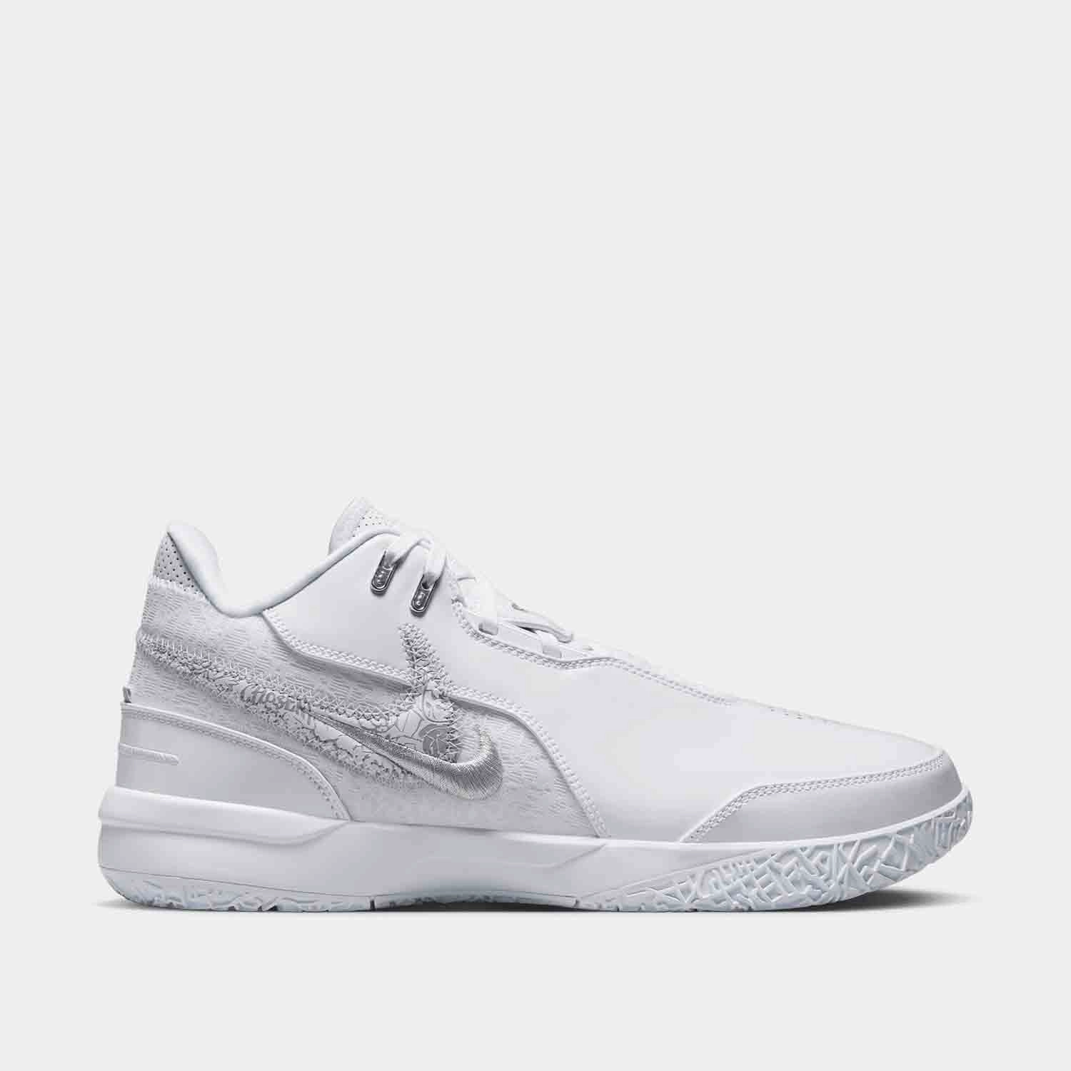 Thermo Regulating Light support LeBron NXXT Gen AMPD