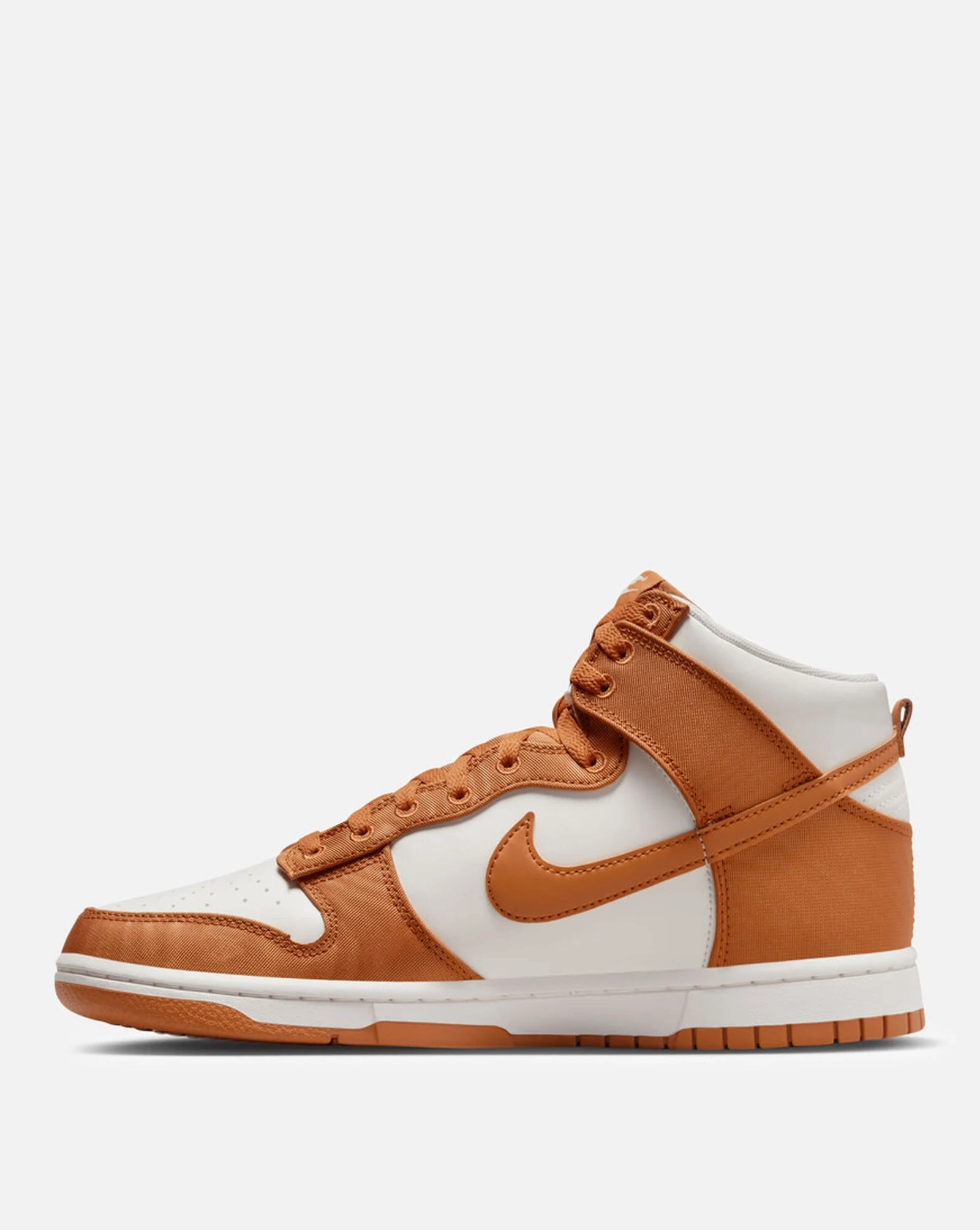 flexible - sole Nike Men's Dunk High Retro SE Shoes - Monarch / Sail