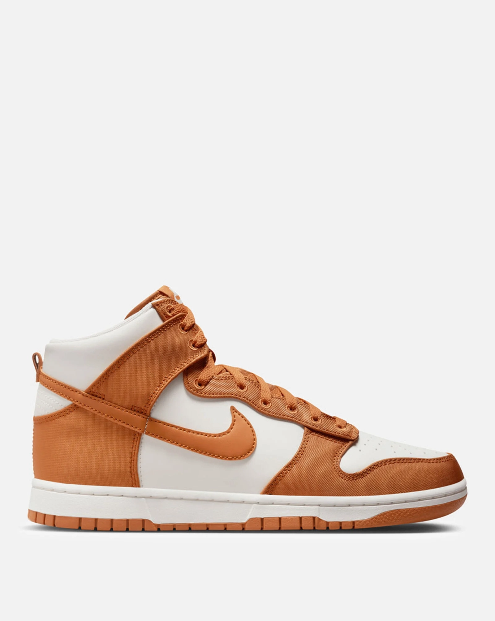 Bouncy Midsole Compound arch - supported shoes Nike Men's Dunk High Retro SE Shoes - Monarch / Sail