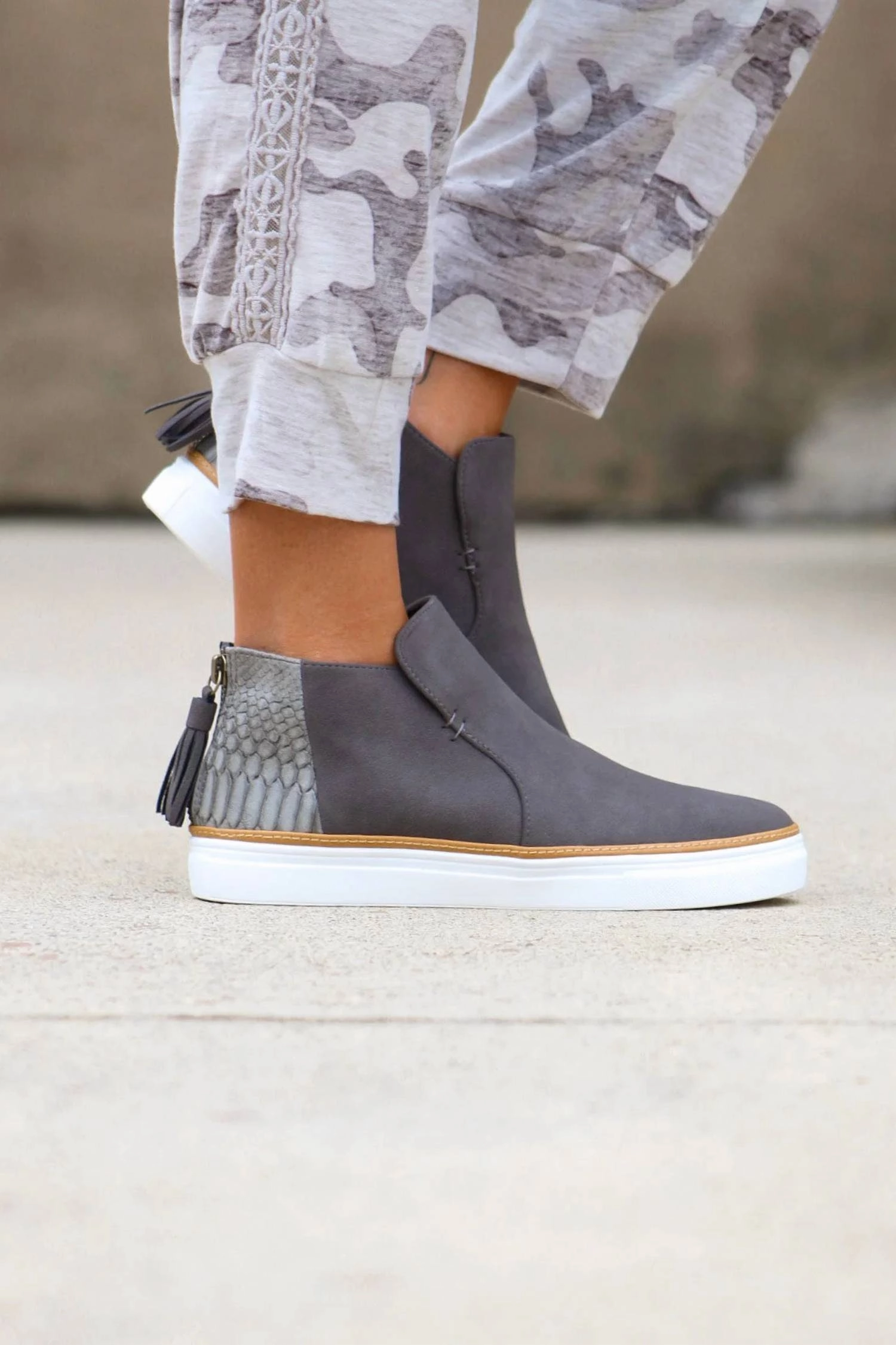 Padded Fit Women's Judith Zip-Up Sneaker In Charcoal