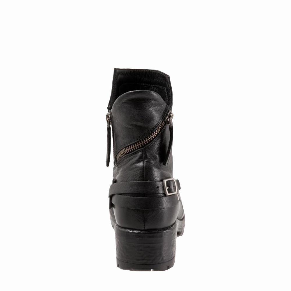 Travel Fit Slide Hike Bueno Women's Fallon Side Zip Leather Boot in Black