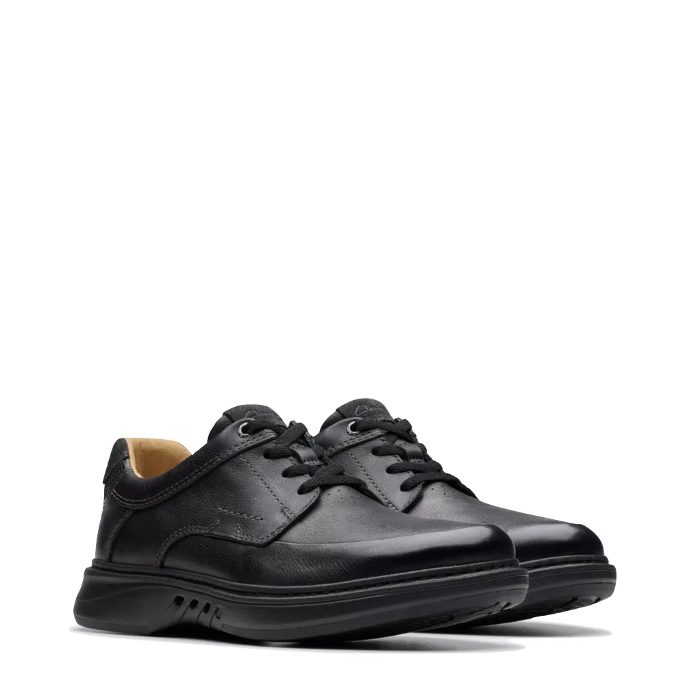 Family Out Follow Hike Clarks Men's Un Briley Leather Lace Shoe in Black