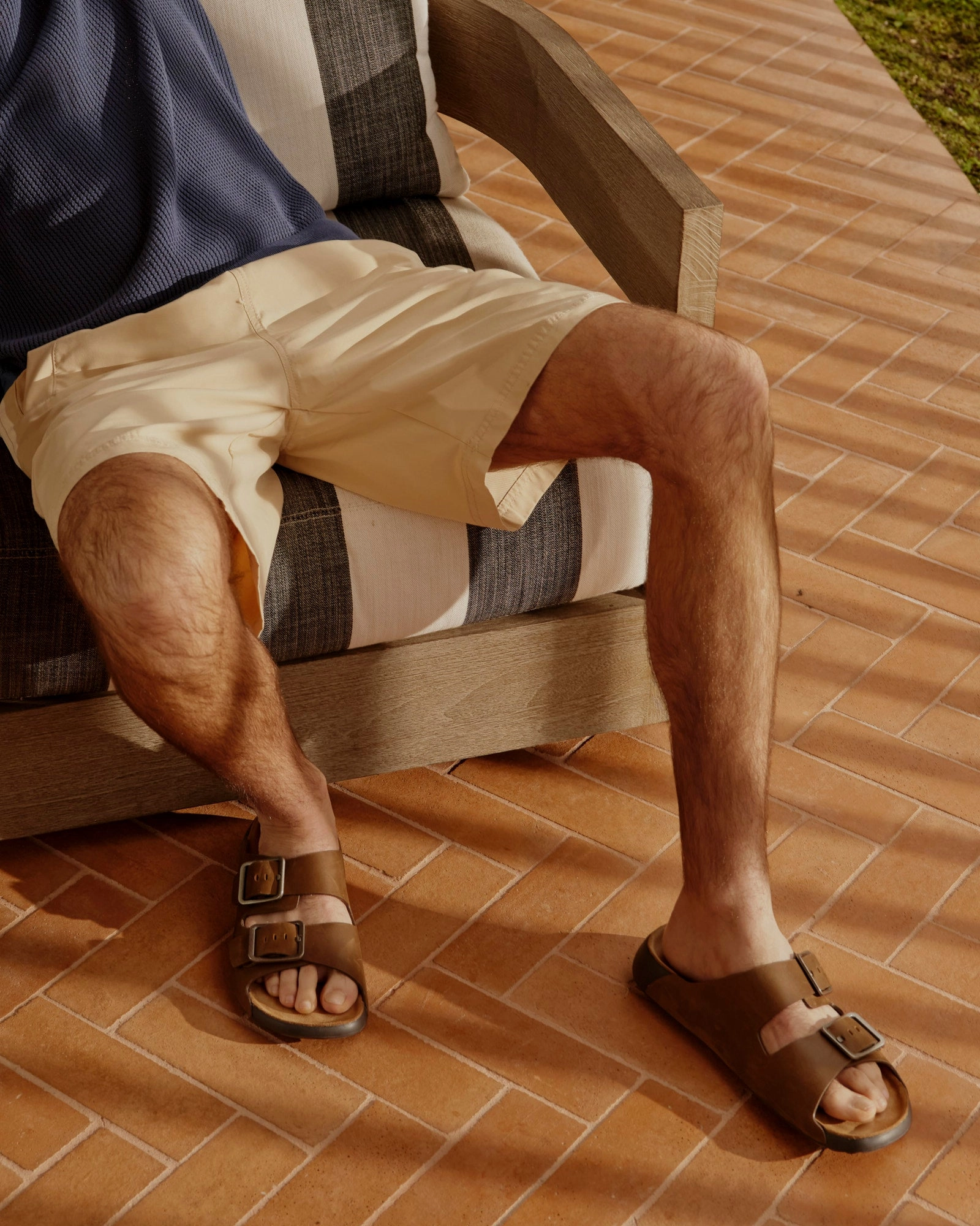 Hoges Brown/Natural Edge Path Jump Step