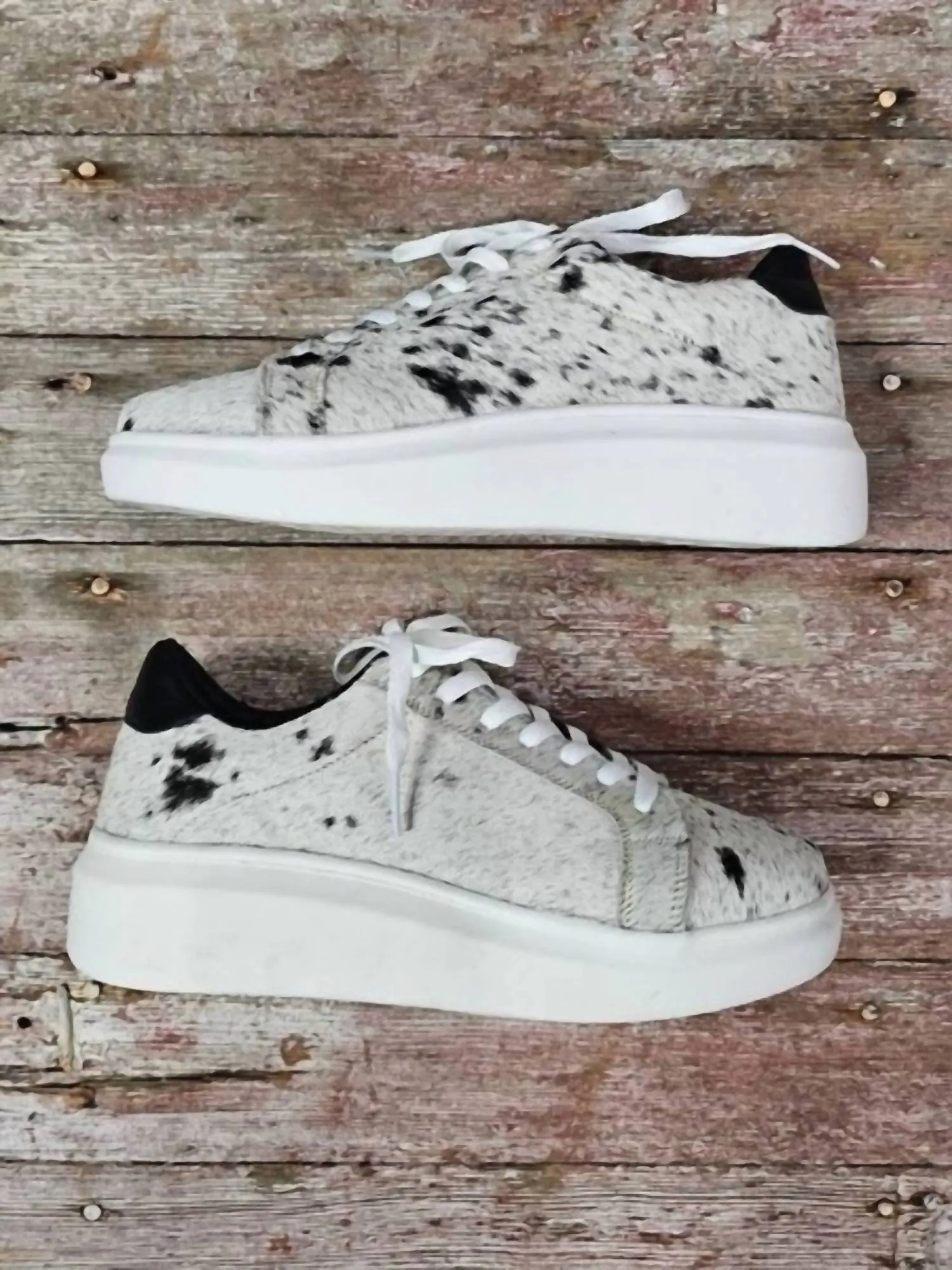 Simple Edge Long-Distance Walking Julie Cowhide Sneakers In White