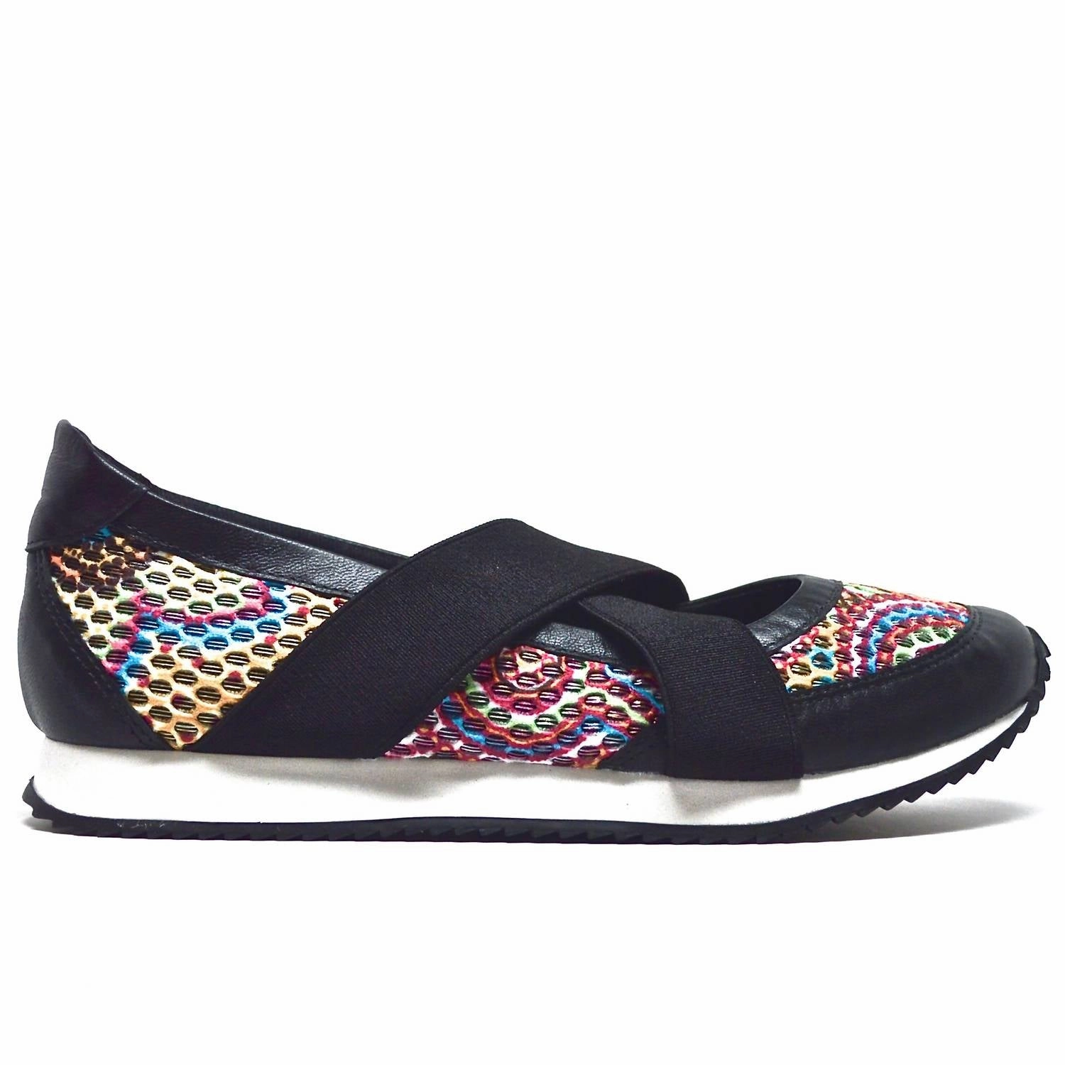 Breath Points Women's Tuck Walking Shoe In Black Leather / Pink Mesh