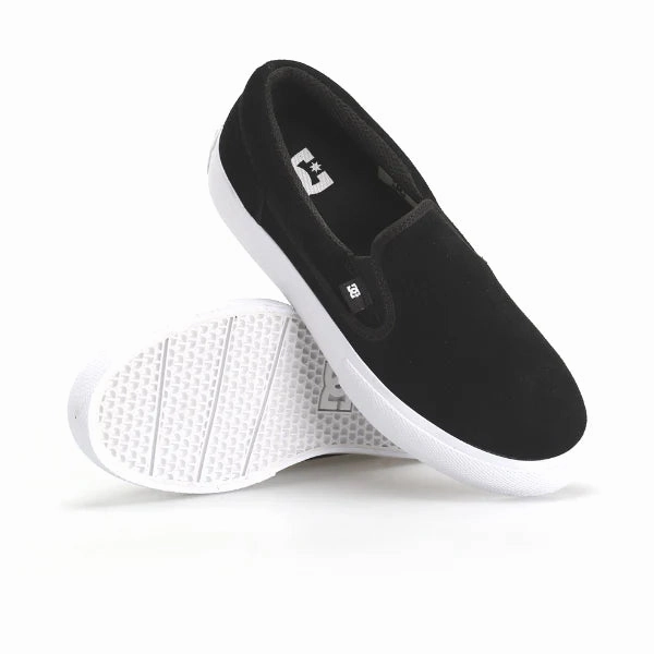 DC - Manual Slip-On SD Youth (Black/White) Female runner