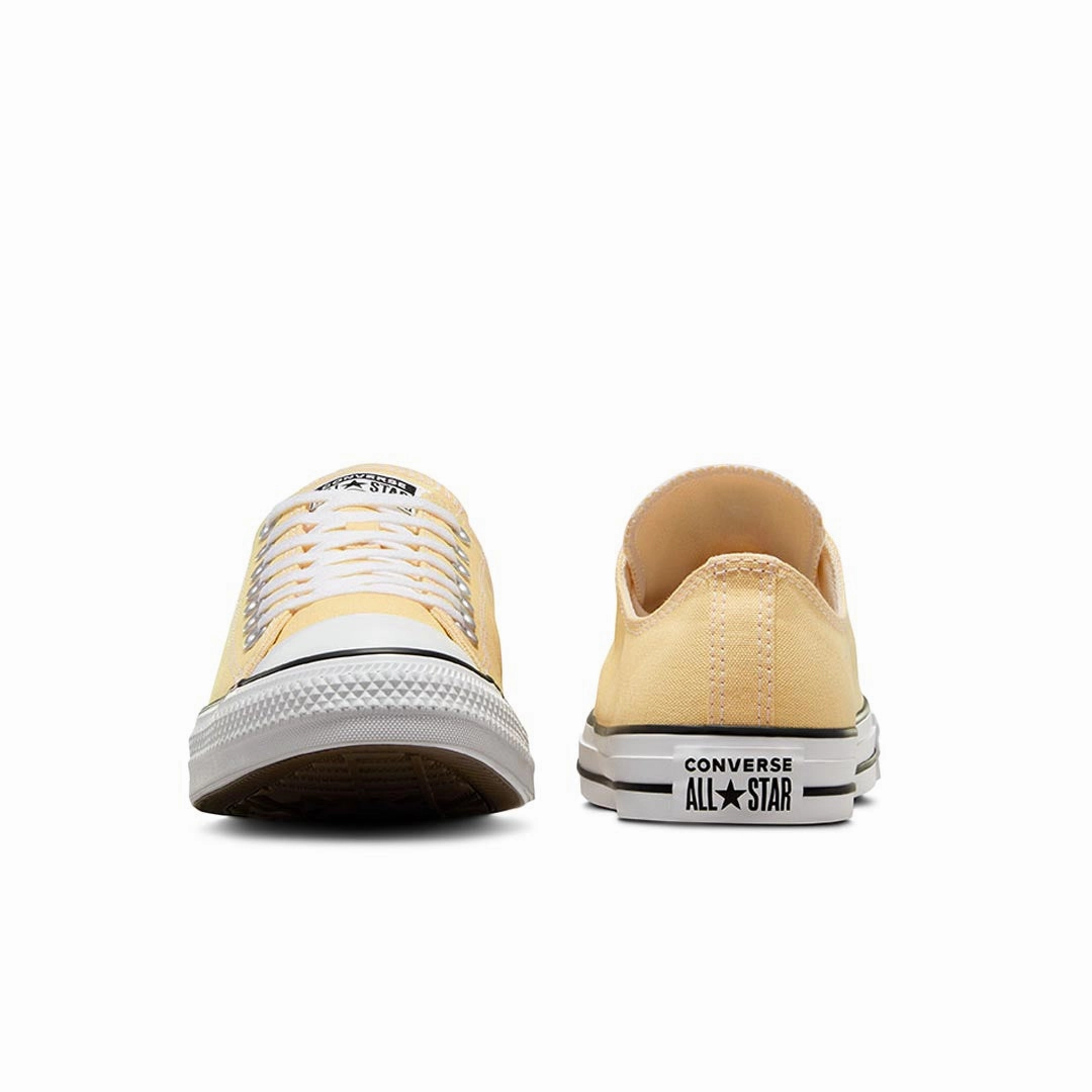 Converse - Unisex Chuck Taylor All Star Low Top Shoes (A11174C) Balanced Walk Versatile Look