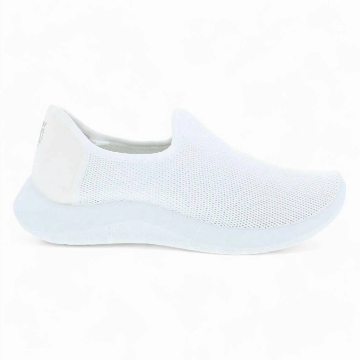 Women's Gaia Low Top Shoes In White Comfort Benefit Run Support