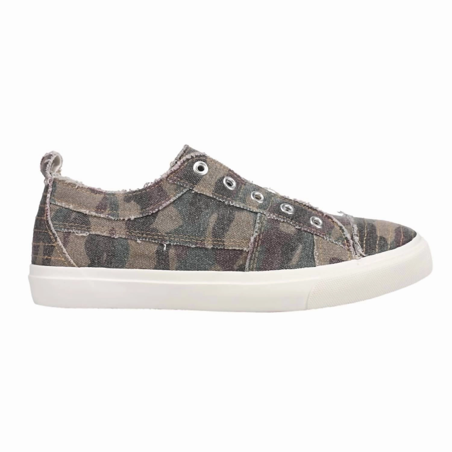 Travel Step Women's Slip-On Canvas Shoes In Camouflage