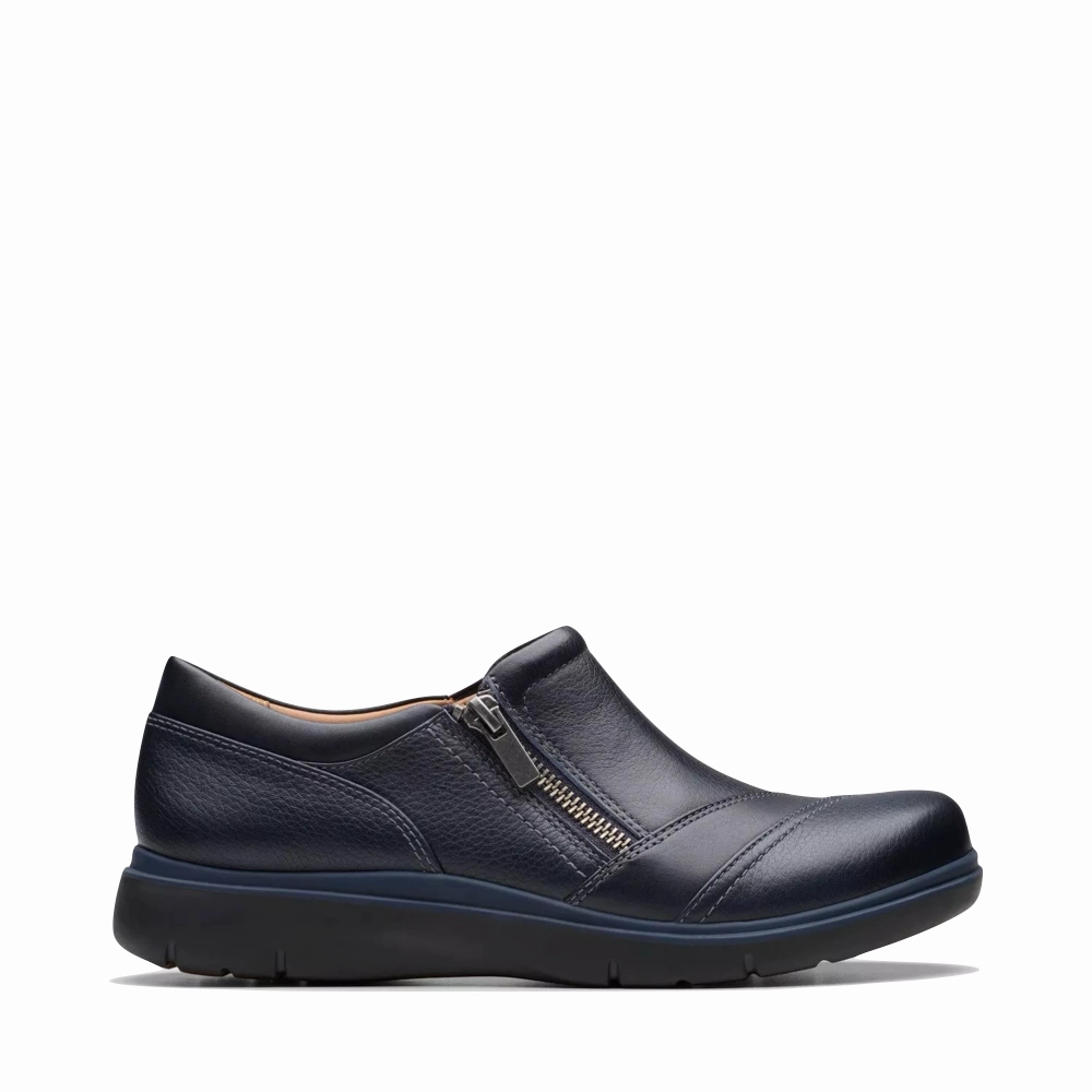 City Edge Clarks Women's Certina Pure Leather Side Zip Slip On in Navy
