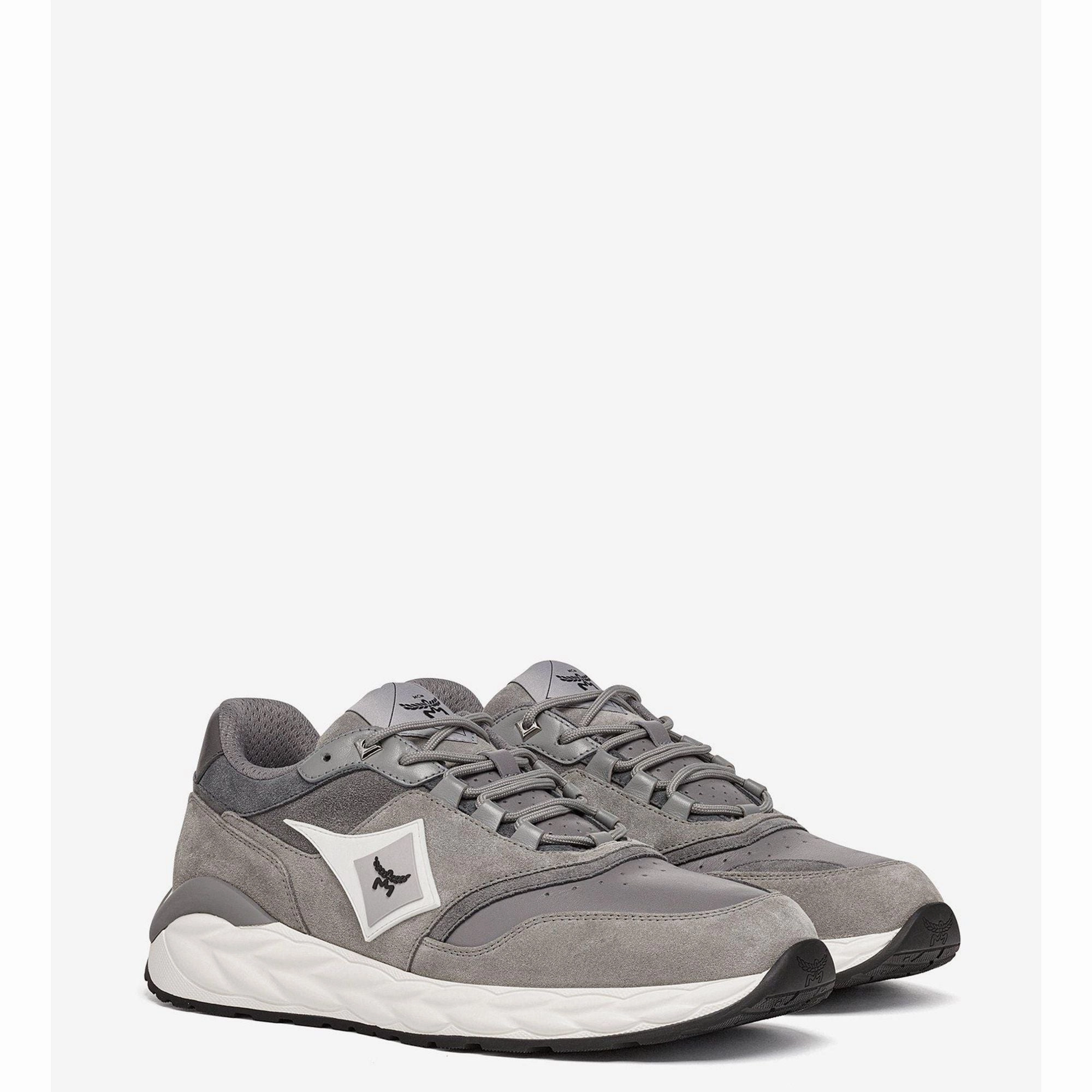 Secure Design Durable Eyelets Skywander Lo Sneakers In Calf Suede And Leather