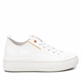 Women's Casual Sneakers In White Ease Wear