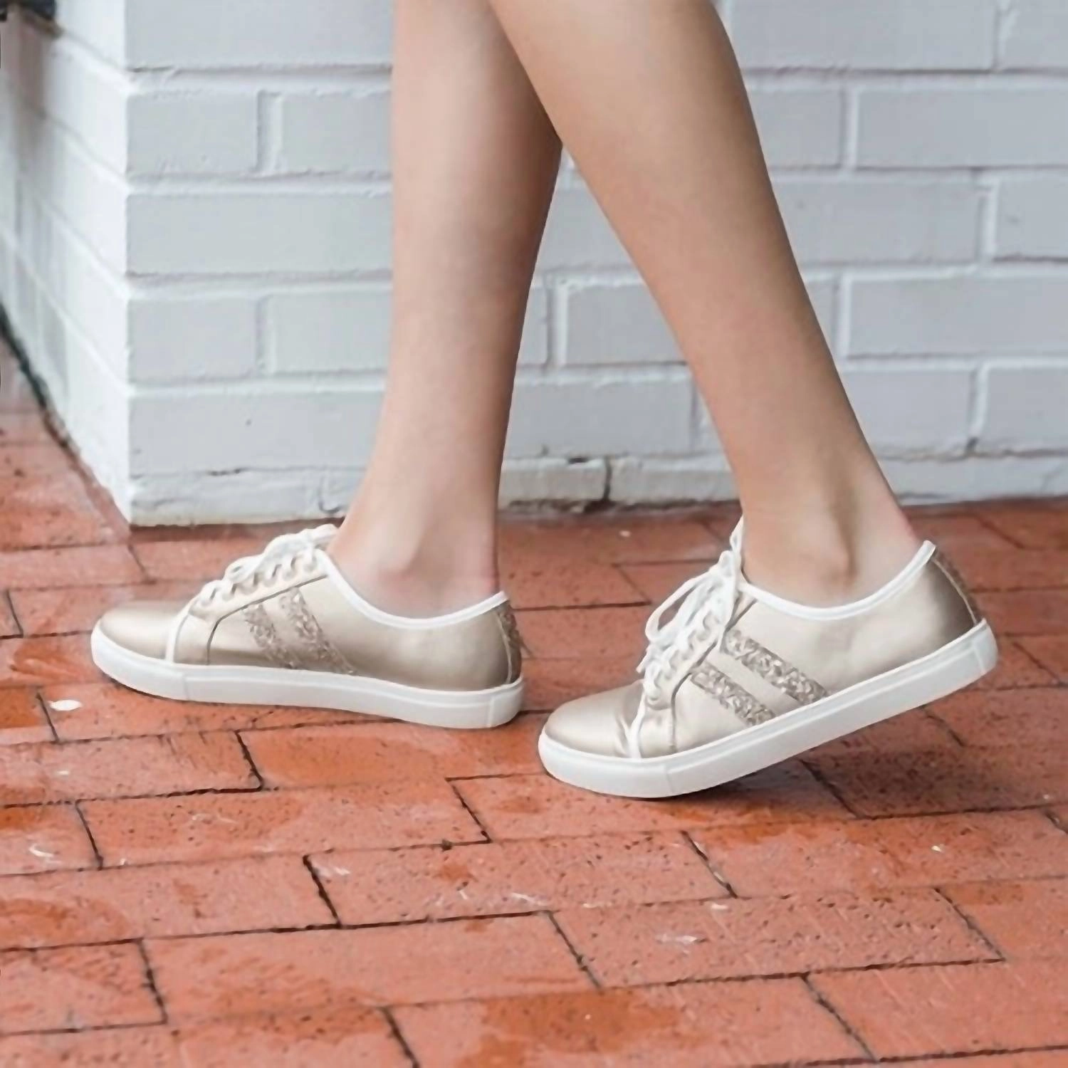 Glitter Sneakers In White, Gold breath easy