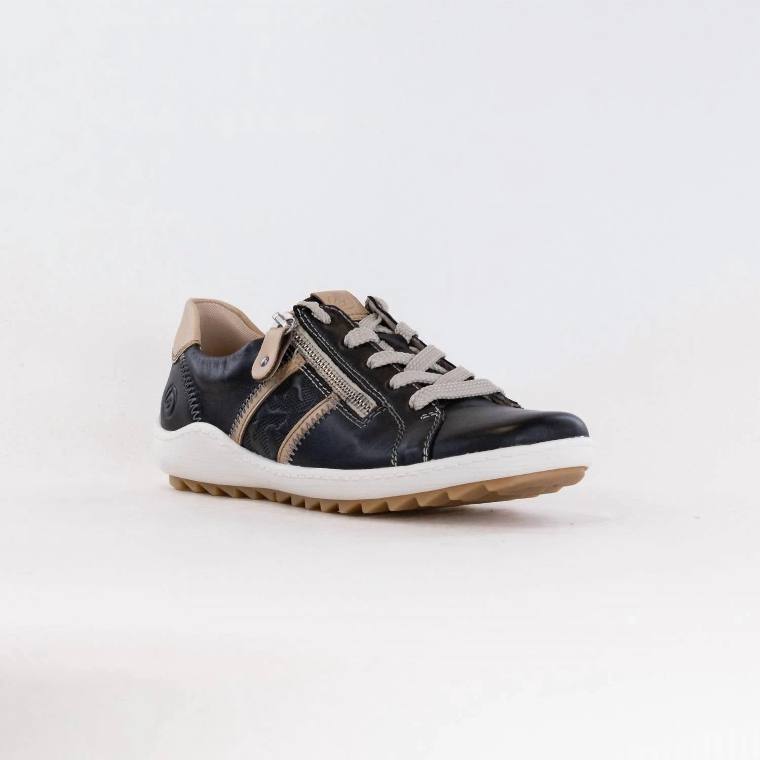 Tear Resistant Mesh Women's Liv Sneaker In Black Leather Combi