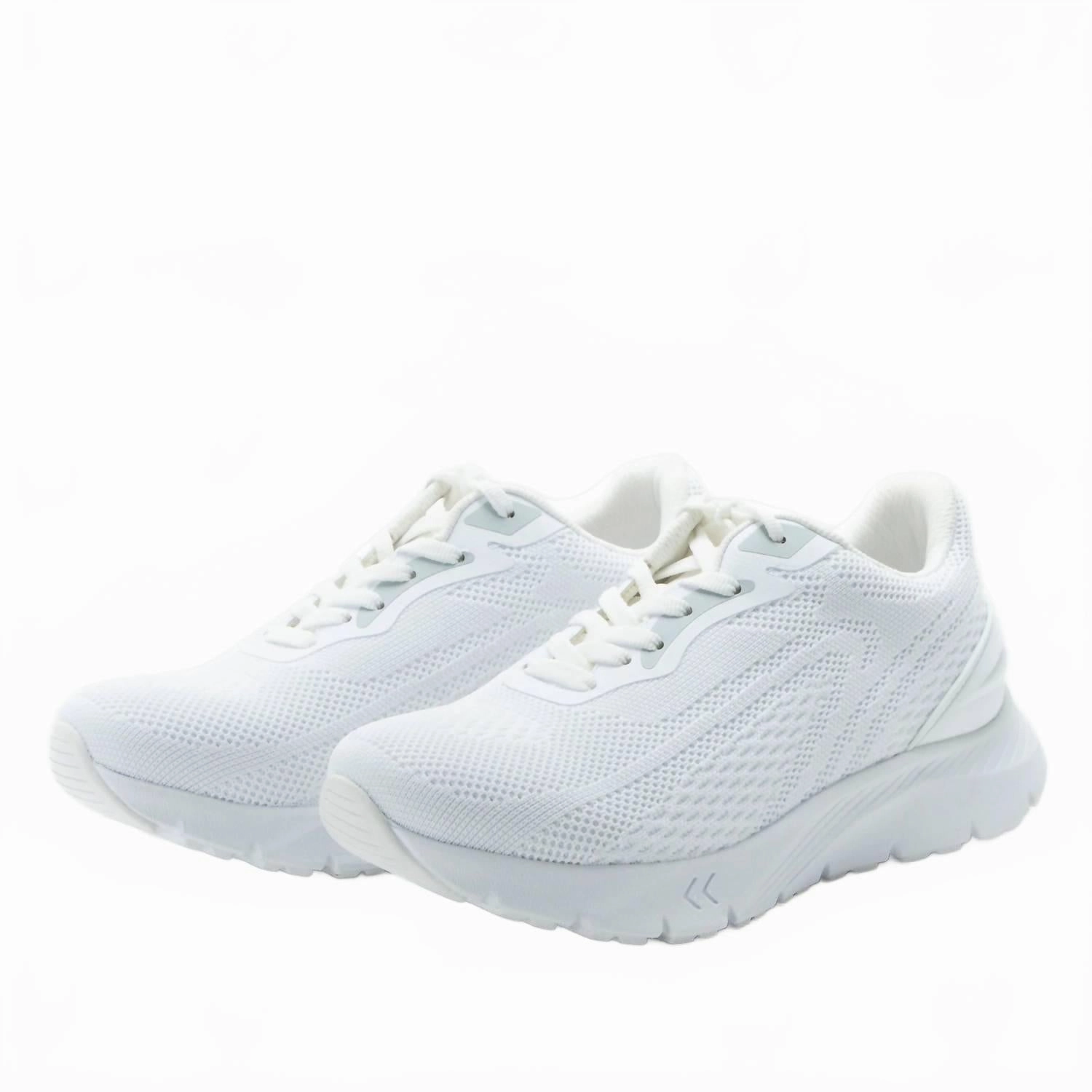 Function driven Long Walks Women's Rize Shoe In White