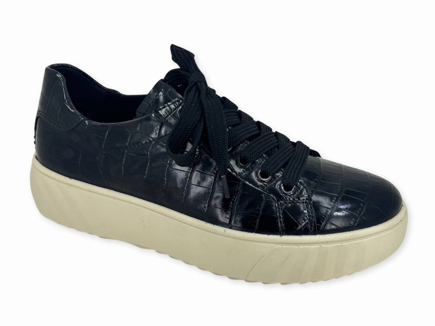 Women's Mikky Athleisure Shoe In Black Maximum arch Park Ready