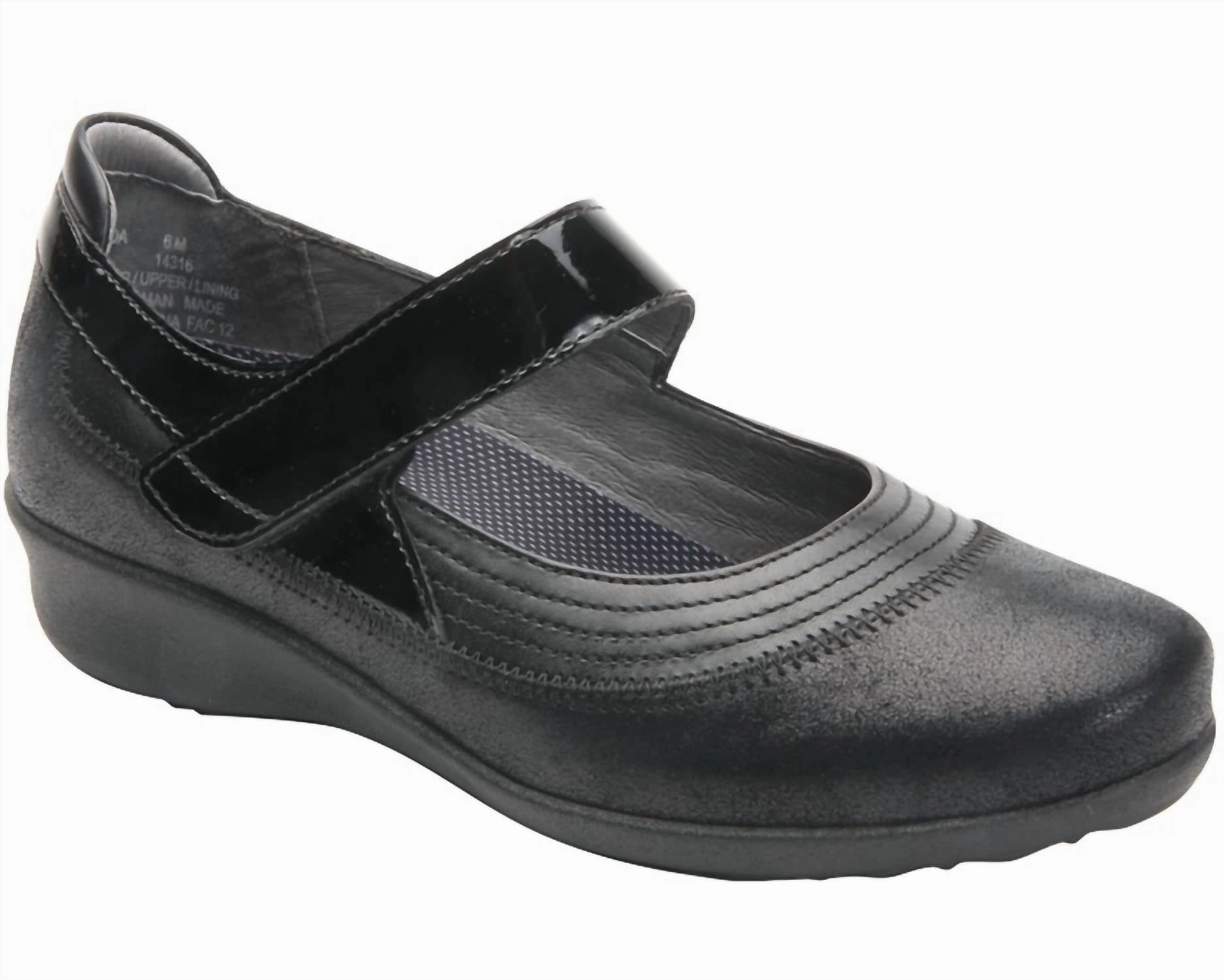 hybrid design Anti Odor Treatment Women's Genoa Loafer In Dusty Blk