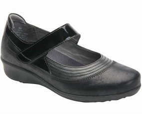 hybrid design Anti Odor Treatment Women's Genoa Loafer In Dusty Blk