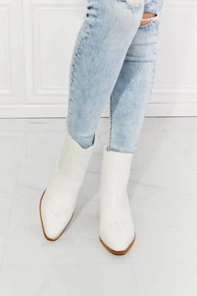Comfort Ankle Love the Journey  - Stacked Heel Chelsea Boot in White For women