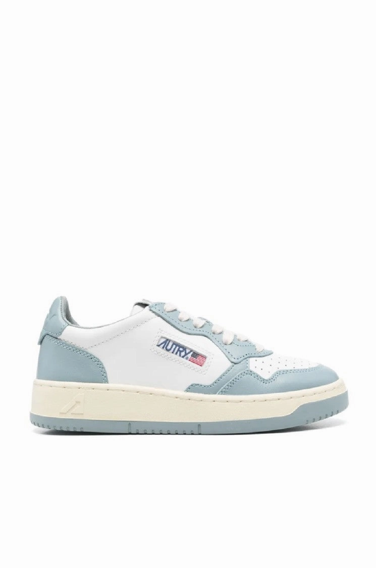 Weekend Chill Hybrid Use Medalist Low Low-Top Sneakers