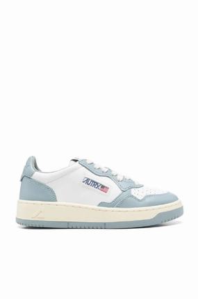 Weekend Chill Hybrid Use Medalist Low Low-Top Sneakers