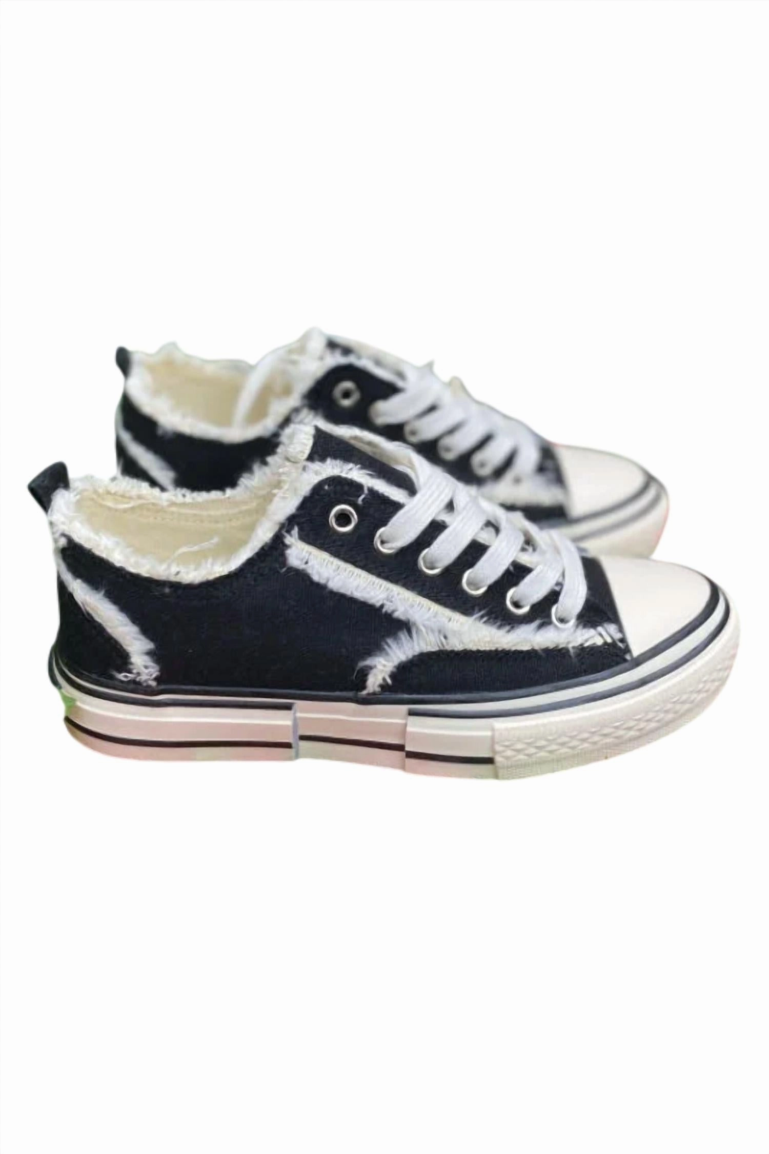 Women's Dako Sneaker In Black Easy Run