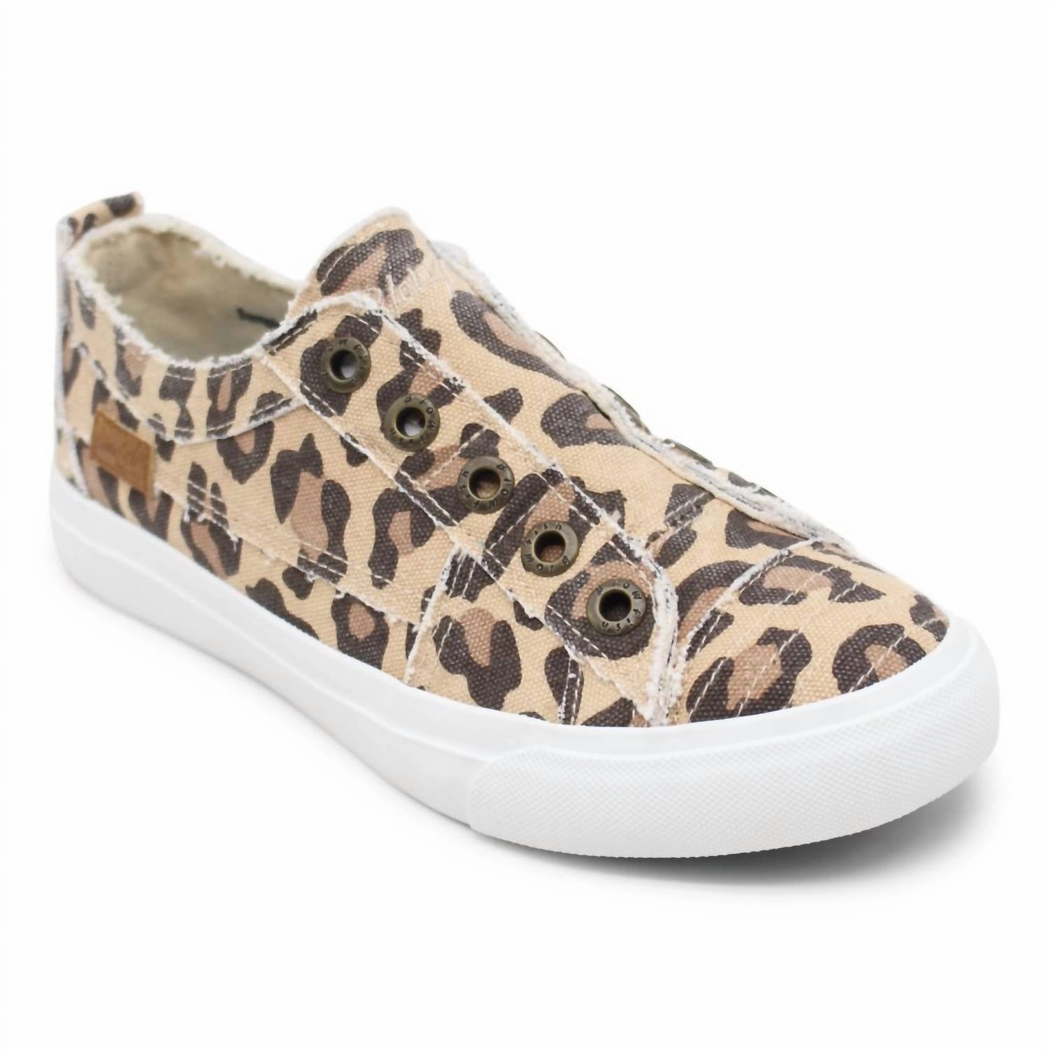 Women's Play Sneaker In Natural Jumbo Kitty Memory Foam Collar Low Profile Midsole