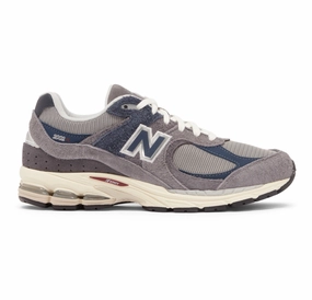 New Balance Men's 2002R Shoes - Navy / Castlerock / Shadow Grey streamlined shoes