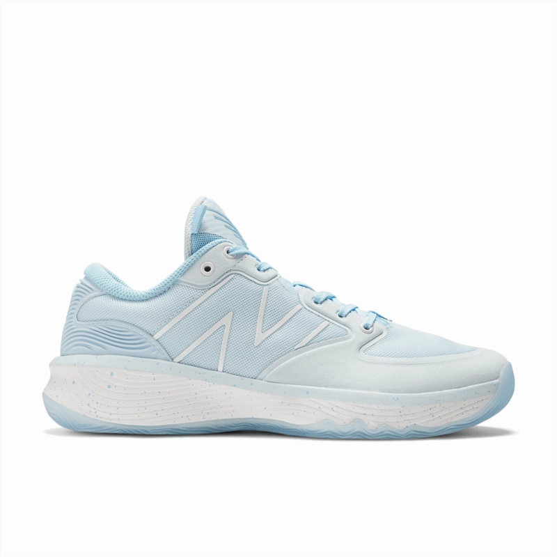 Ultimate Grip New Balance Men's Hesi Low Basketball Shoe - BBHSLS1