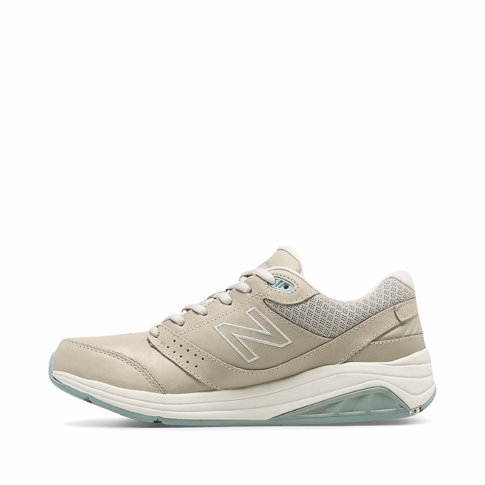Cushioned Feel New Balance Women's 928v3 Leather Sneaker in Grey