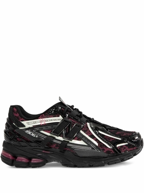 New Balance Women's Sneakers Support Gear