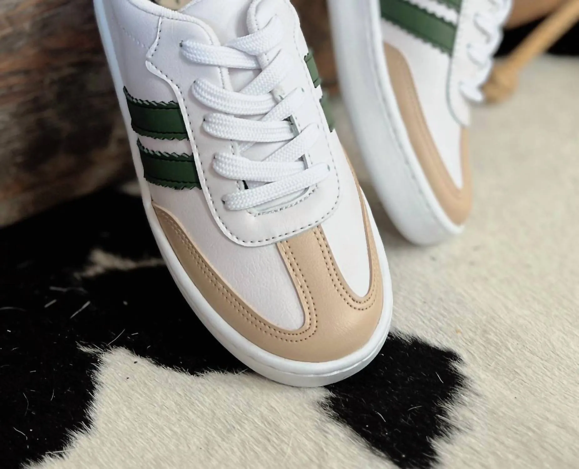 Women's Double Stripe Sneakers In White/green Street Ready Breathable Ventilation