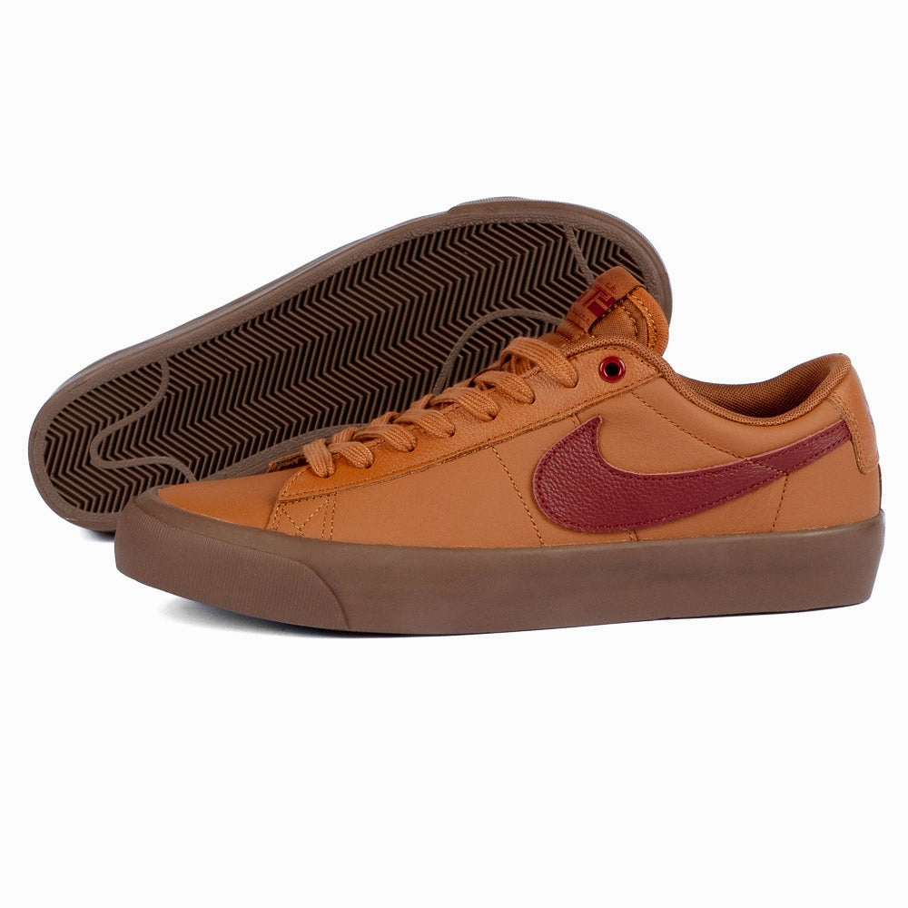 Nike SB - Blazer Low Pro GT (Lt British Tan/Dark Team Red) SyntheticLeather