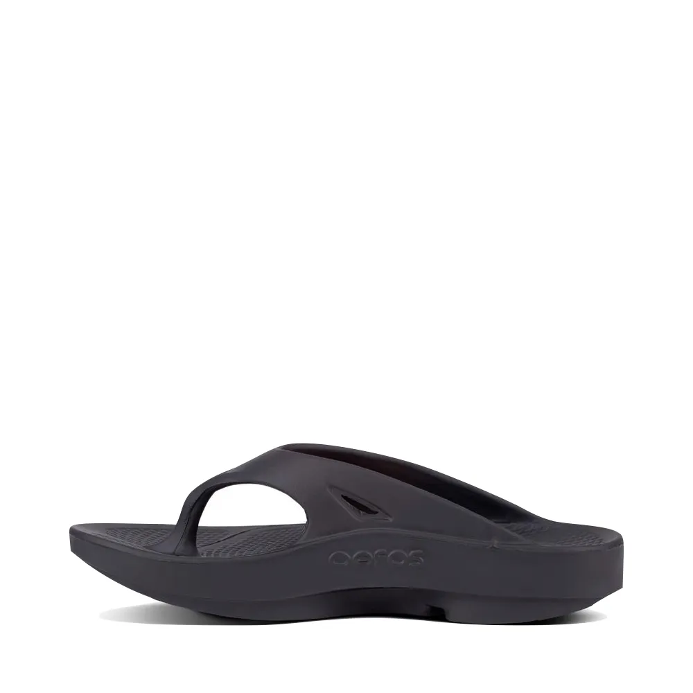 OOfos OOriginal Thong Sandal in Black Cushioned Ankle Collar