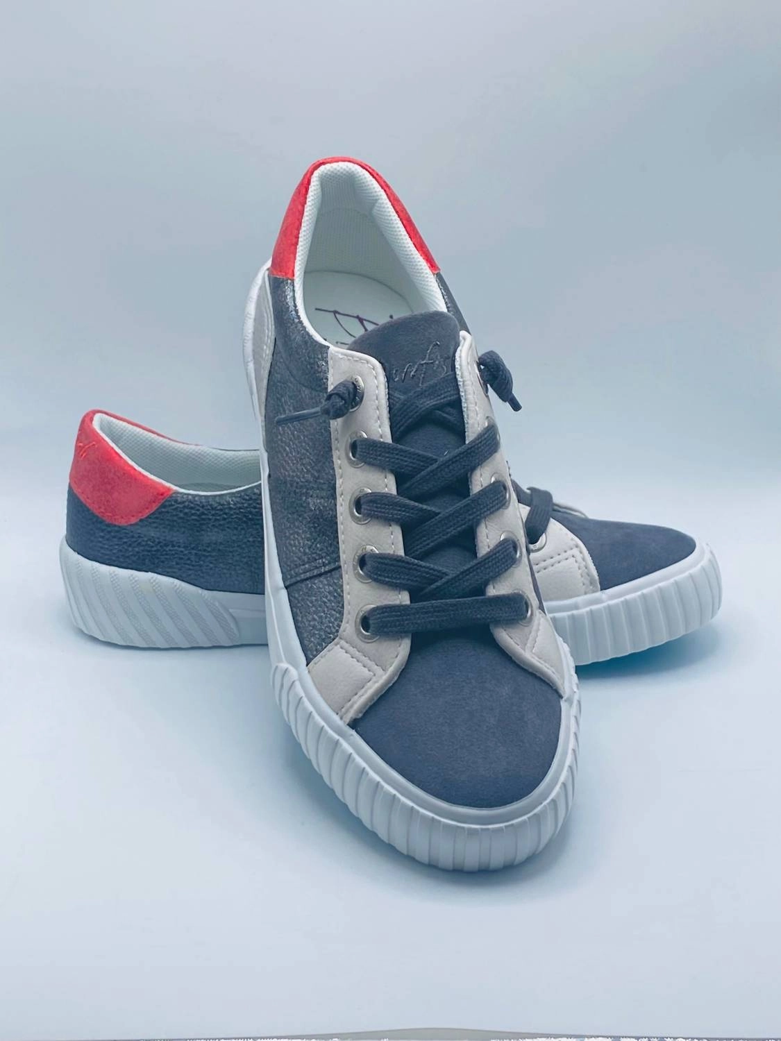 Wave Sneakers In Grey Grey Comfort Upper Thermo Regulating Liner