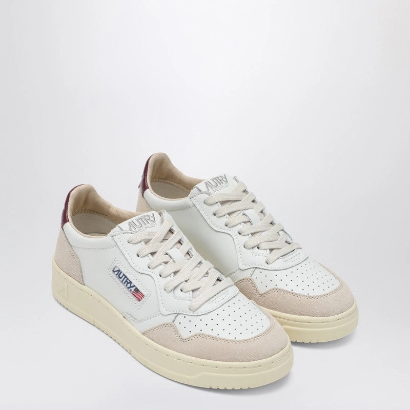 Crisp Detail Autry Women's Medalist Sneakers In / Leather And Suede