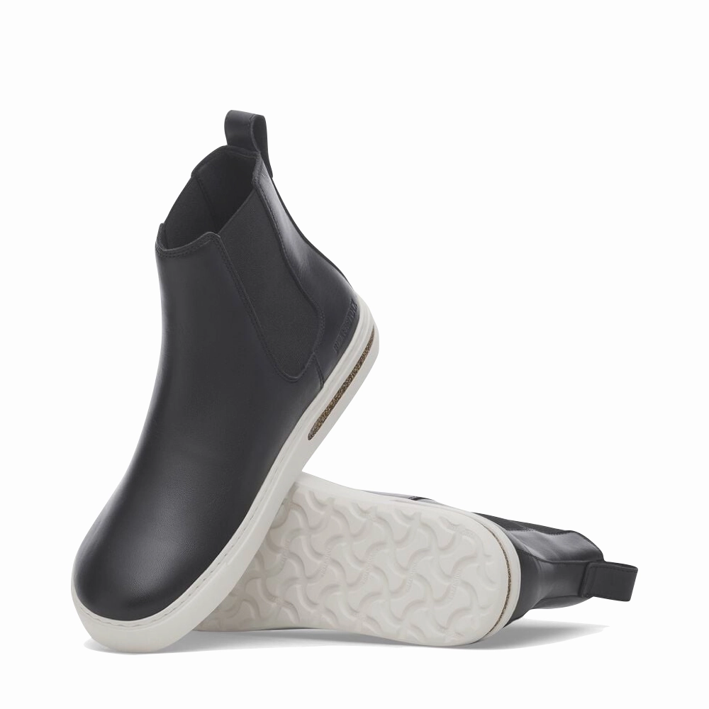 Soft   touch Urban Minimal Birkenstock Women's Bend Chelsea Pull On Leather Boot in Black