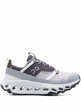 On Women's Sneakers Torsion Rigidity