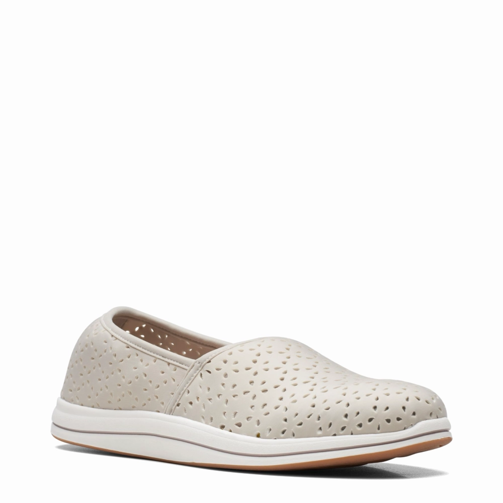 Pure Fit Clarks Women's Breeze Emily Perfed Slip On in Taupe