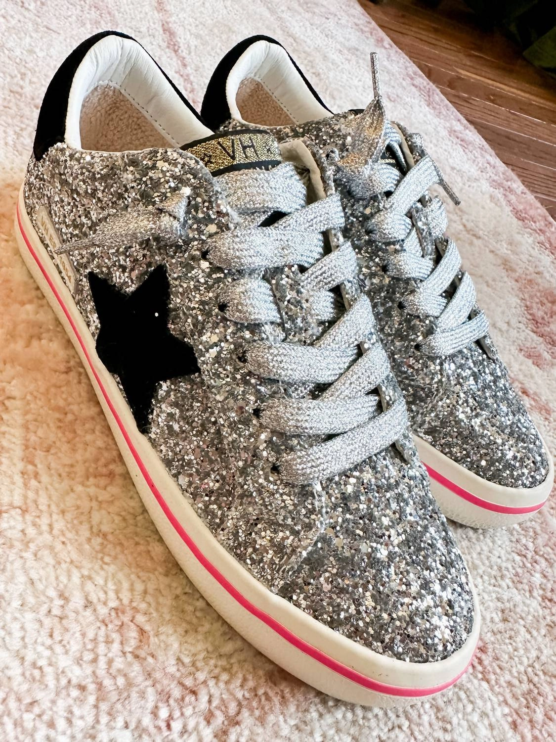 Women's Flair 6 Star Sneakers In Silver Glitter Multi Stride Safe Fit To Move