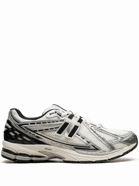 New Balance Women's Sneakers Tight Fit