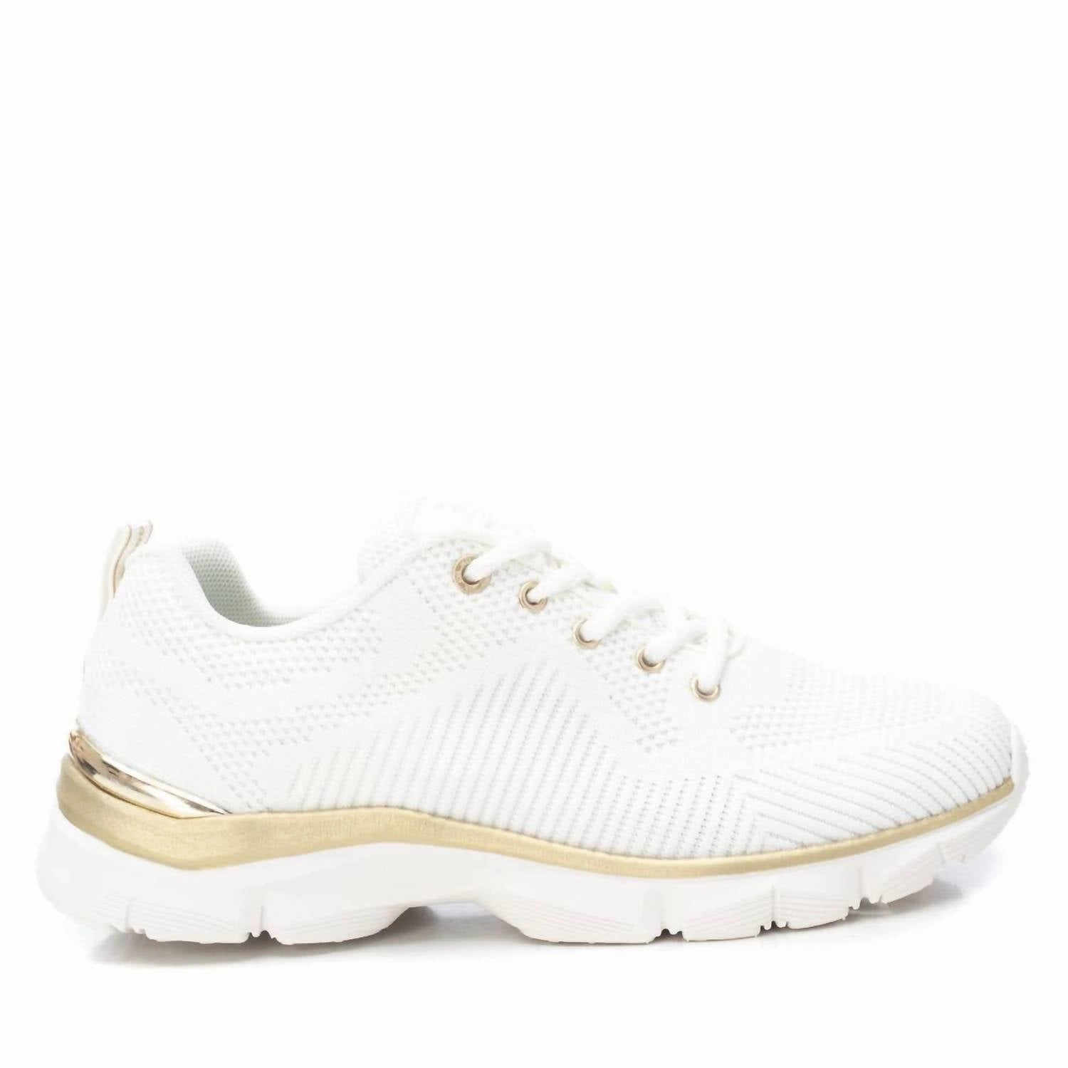 Women's Lace-Up Sneakers In White Basic Tone Fast Motion