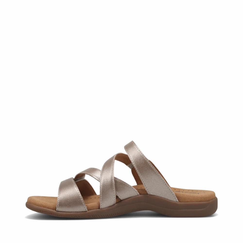 River Trek Taos Women's Double U Adjustable Strap Slide Sandal in Champagne