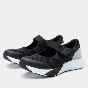 Breathable Airflow Channels Supportive Comfort Women's Atlis Sneakers In Black